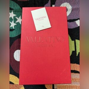 ** Sale** Valentino Garavani Shoe Box (Sling back Size 8.5B